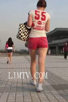 武汉汉正街的极品大腿抄底街拍第4集-北京上海篇