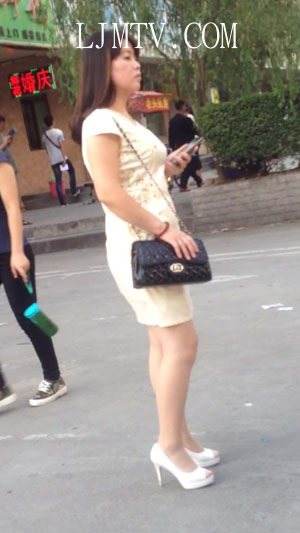 街拍大师超级白嫩玉足高清拍摄高跟丝袜-002(7)