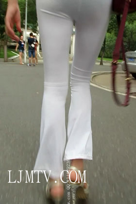 大忽悠系列2014.7.13【成功案例第208弹第III季】173CM修长腿少妇穿着维多利亚秘密LOVE PINK内紧身透视白裤和包臀白裙沙滩花N衣很清凉啊2014.7.13-223II1