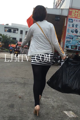 小龙大师精品街拍系列合集-短裙黑丝小性感