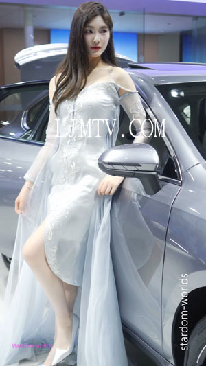 2024东莞国际车展春季青春靓丽车模AutoShowRacingModel车展模特52