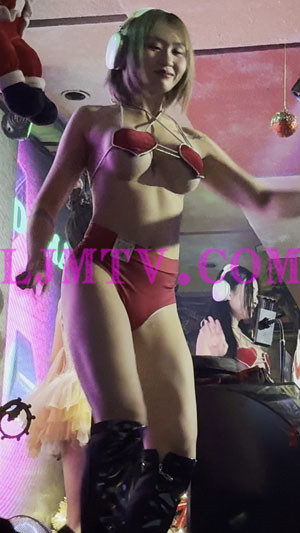 超小心形胸罩的红色高腰裤黑皮靴短发气质妹妹-4K视频