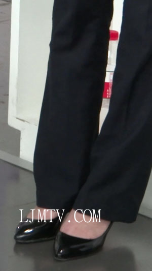 街拍大师CCTVB高清近拍高跟丝袜忽悠第12辑-ggv00046