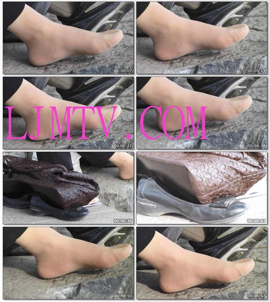 街拍大师applejuice高清拍摄高跟丝袜第5集-熟妇脱下高跟鞋坐湖边晾晾肉丝脚之直接晾在石头上