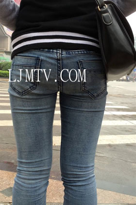 小龙大师精品街拍系列合集-性感蓝牛圆臀小妹