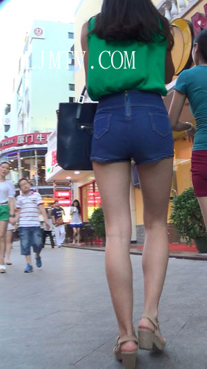 麋小鹿大师2013-2014街拍视频合集3-长腿包臀紧身热裤少妇