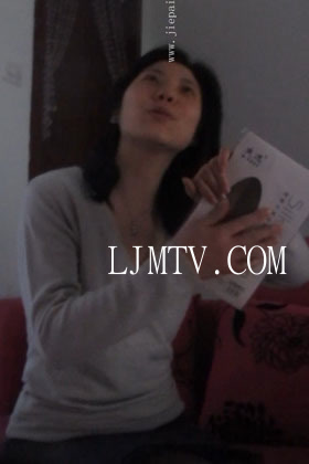 东厂街拍大忽悠买丝袜强袭抄底2013年4月-3(New1)~1