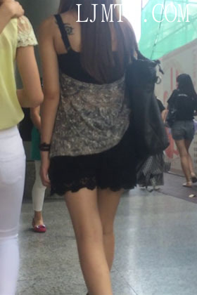小龙大师精品街拍系列合集-街拍白紧裤少妇