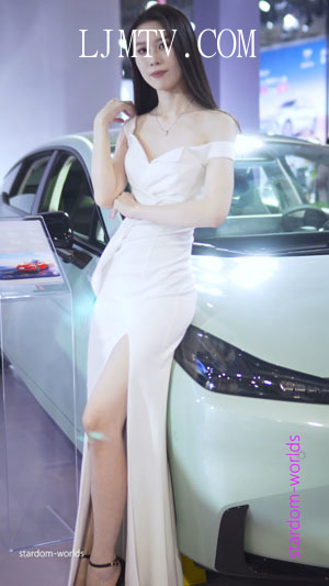 2025东莞春季车展美女车模BeautylegRacingModel39