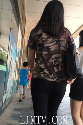 小龙大师精品街拍系列合集-成熟打底黑裤少妇