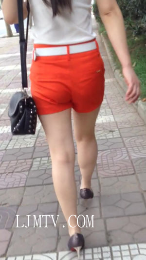 街拍大师超级白嫩玉足高清拍摄高跟丝袜-001(2)