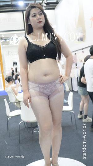 2024深圳内衣展巧利纷3性感美女模特内衣秀Show下着モデル