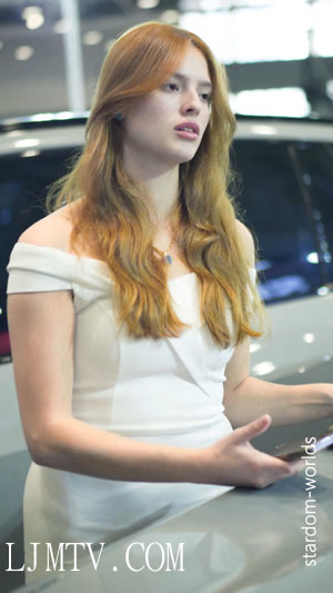2024深圳改装车展AutoShowRacingModel外国美女车模15