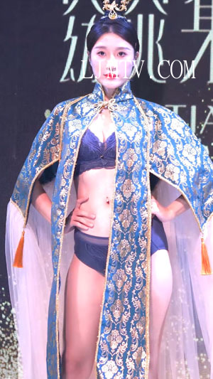 2022深圳内衣展窈窕身姿华美时尚性感美女模特内衣秀场下着モデルModelShow
