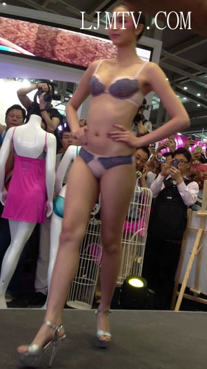 2014深圳内衣展模特走秀视频-1