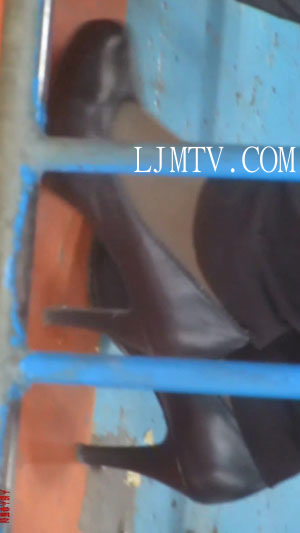 街拍大师小胡小斐高清拍摄高跟丝袜-cMVI_0302