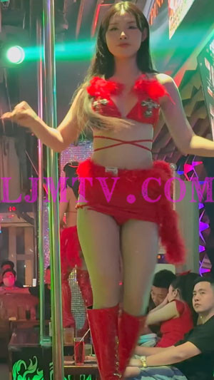 白嫩女孩绑带绒毛红色比基尼红色漆皮靴跳钢管舞-4K视频