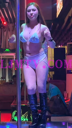 丰满黄发熟女毛绒奶罩绑带三角裤黑皮靴钢管舞-4K视频