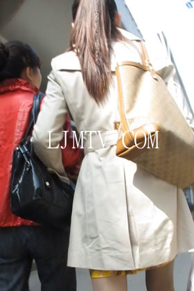 大忽悠买丝袜2012.3.26更新-蹲下摸灰丝20CM细高骚妇丝袜腿检验丝袜质量jiepaisw.com-2012.3.27-32 (1)