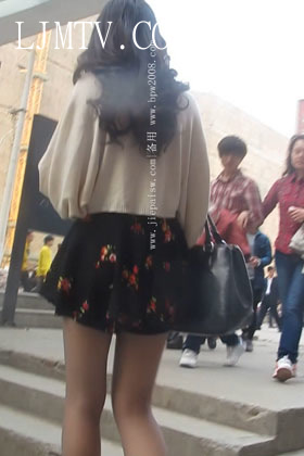 东厂街拍大忽悠买丝袜强袭抄底2013年3月-1(1)合并(New1)~1(5)