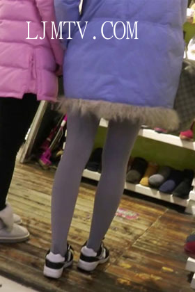 街拍客精选紧身裤热裤全集视频701-800-灰丝美腿少女