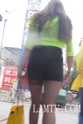 东厂街拍大忽悠买丝袜强袭抄底2013年5月-1(1)合并(New1)~1(5)