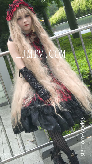 哥特风黑丝萌妹2023萤火虫漫展ロリータcosplayコスプレ