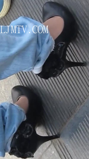 街拍大师小胡小斐高清拍摄高跟丝袜-qMVI_0437