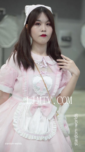 2021广州CICF漫展可爱粉色女仆メイドコスプレCosplay