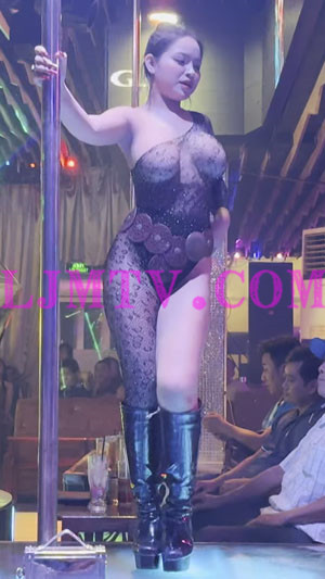 黑色透视的半边连体丝袜黑皮靴大胸跳舞浪女-4K视频