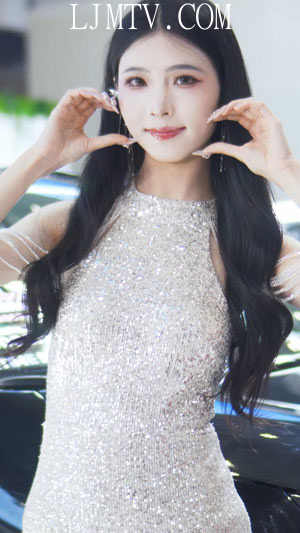 2025东莞春季车展美女车模RacingModel80