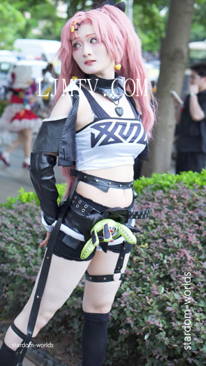 绝区零妮可德玛拉コスプレ萤火虫漫展