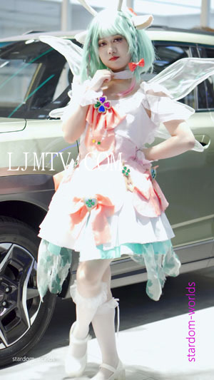 2025深圳国际车展RacingModel可爱车模瑶妹cosplay