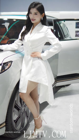 2025东莞春季车展AutoShow美女主持人车模RacingModel27