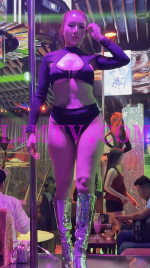 背部连屁股上都是纹身的马尾辫放荡舞女-4K视频