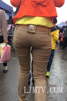 小龙大师精品街拍系列合集-生完小孩少妇就是不一样