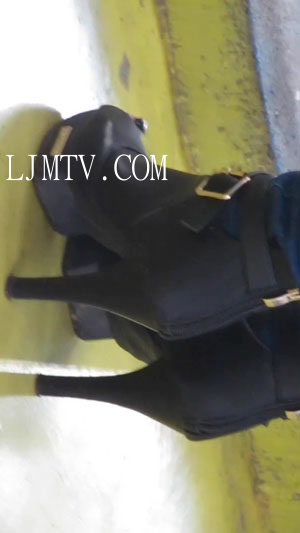 街拍大师小胡小斐高清拍摄高跟丝袜-yMVI_2539