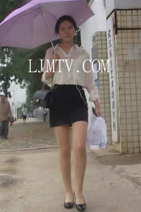 东厂街拍大忽悠买丝袜强袭抄底2013年5月-2013.5.9