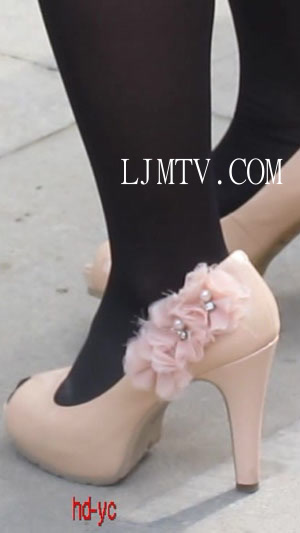 街拍大师小胡小斐高清拍摄高跟丝袜-MVI_1087