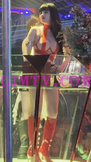 红色绑带的吊脖文胸刘海儿气质红皮靴短裙诱惑-4K视频