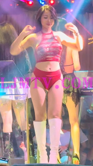 气质少妇款的红色透视蕾丝裹胸红色高腰裤白皮靴热舞小妹-4K视频