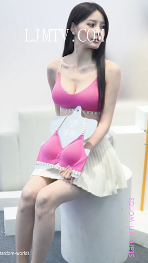 2024深圳内衣展维珍内衣秀5模特小姐姐好像没睡好Show下着モデル