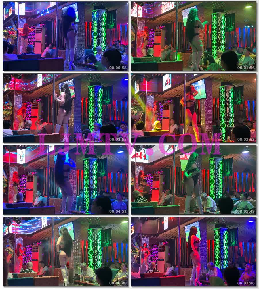身穿SM情趣漆皮紧身衣的腹部纹身丰满熟女朝你走来-4K视频