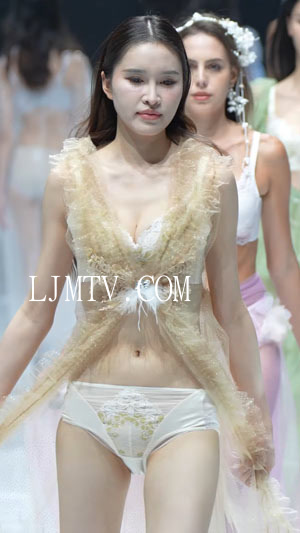 4k视频2024深圳非海绵美乳型内衣秀-（巨奶版）美胸内衣(2)