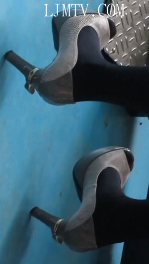 街拍大师小胡小斐高清拍摄高跟丝袜-yMVI_0201