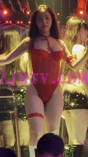黄色长发的纹身熟女红色镂空蕾丝情趣连体衣的白皮靴艳舞女郎-4K视频
