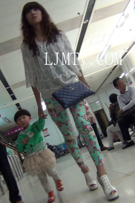 街拍客极品街拍视频JPP1-JPP217-好花裤子延安3