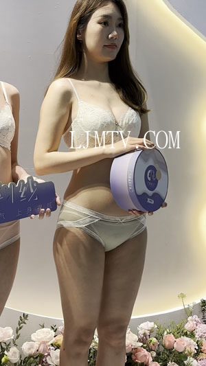 深圳SIUF内衣展巴蕾宠儿美腿光腿凉高跟蕾丝内衣两美女-17